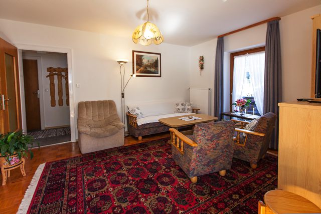 Ferienwohnungen Grill Wohnzimmer Ferienwohnung Anita 2