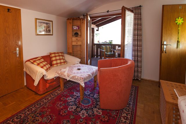 Wohnzimmer Ferienwohnung Richard Ferienwohnungen Grill Wohnzimmer Wohnung Richard