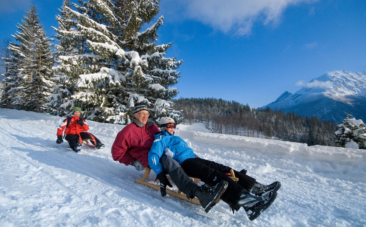 Fröhliches Schlittenfahren in Berchtesgaden Fröhliches Schlittenfahren in Berchtesgaden